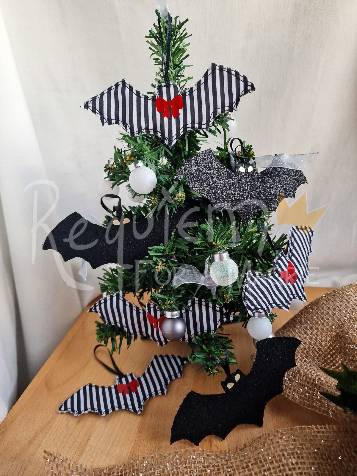 Bat Christmas Tree Decorations for 'Gothmas'